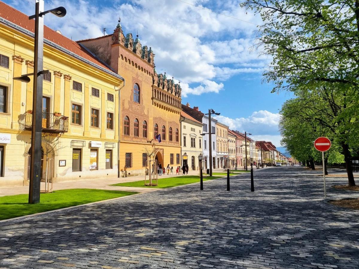 Apartment In A Historical House In The Center Of Левоча Экстерьер фото