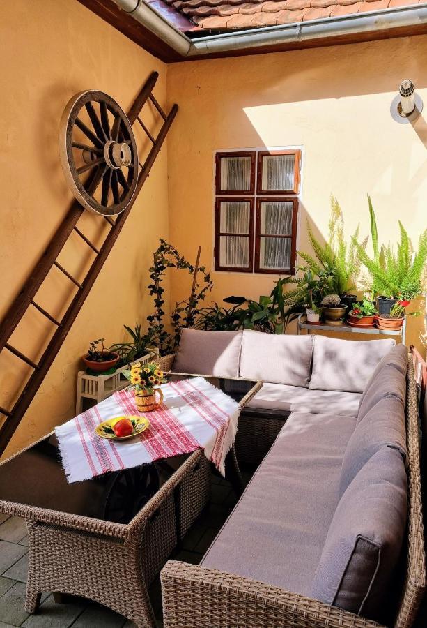 Apartment In A Historical House In The Center Of Левоча Экстерьер фото