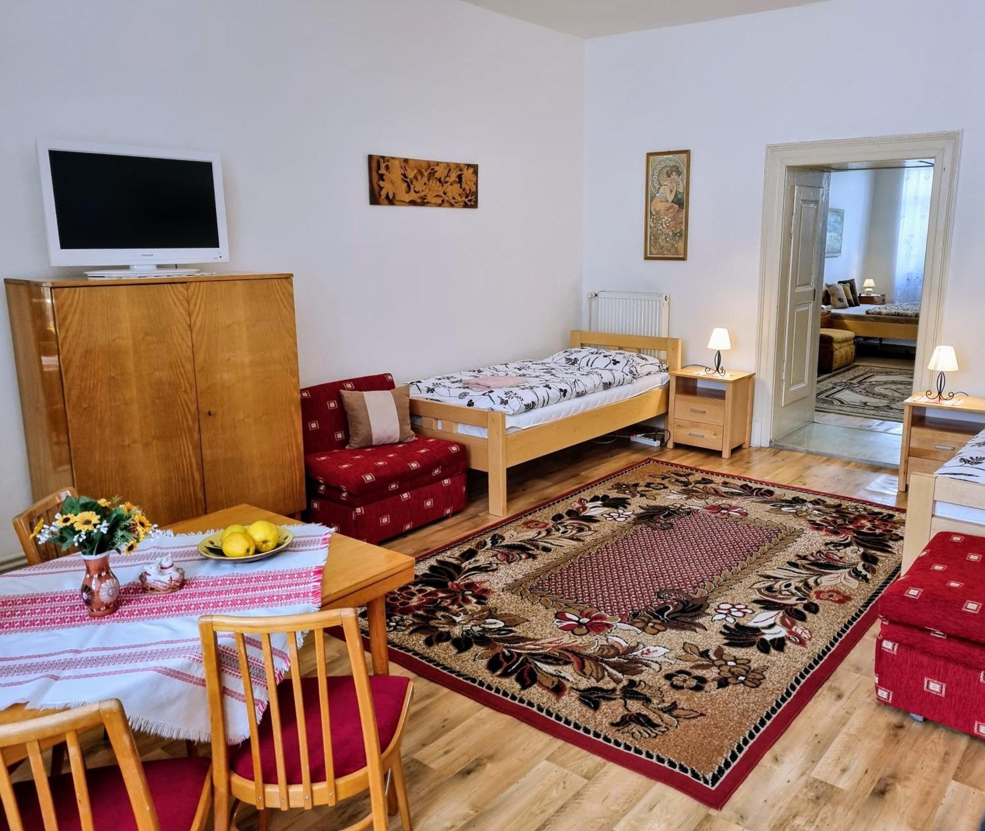 Apartment In A Historical House In The Center Of Левоча Экстерьер фото