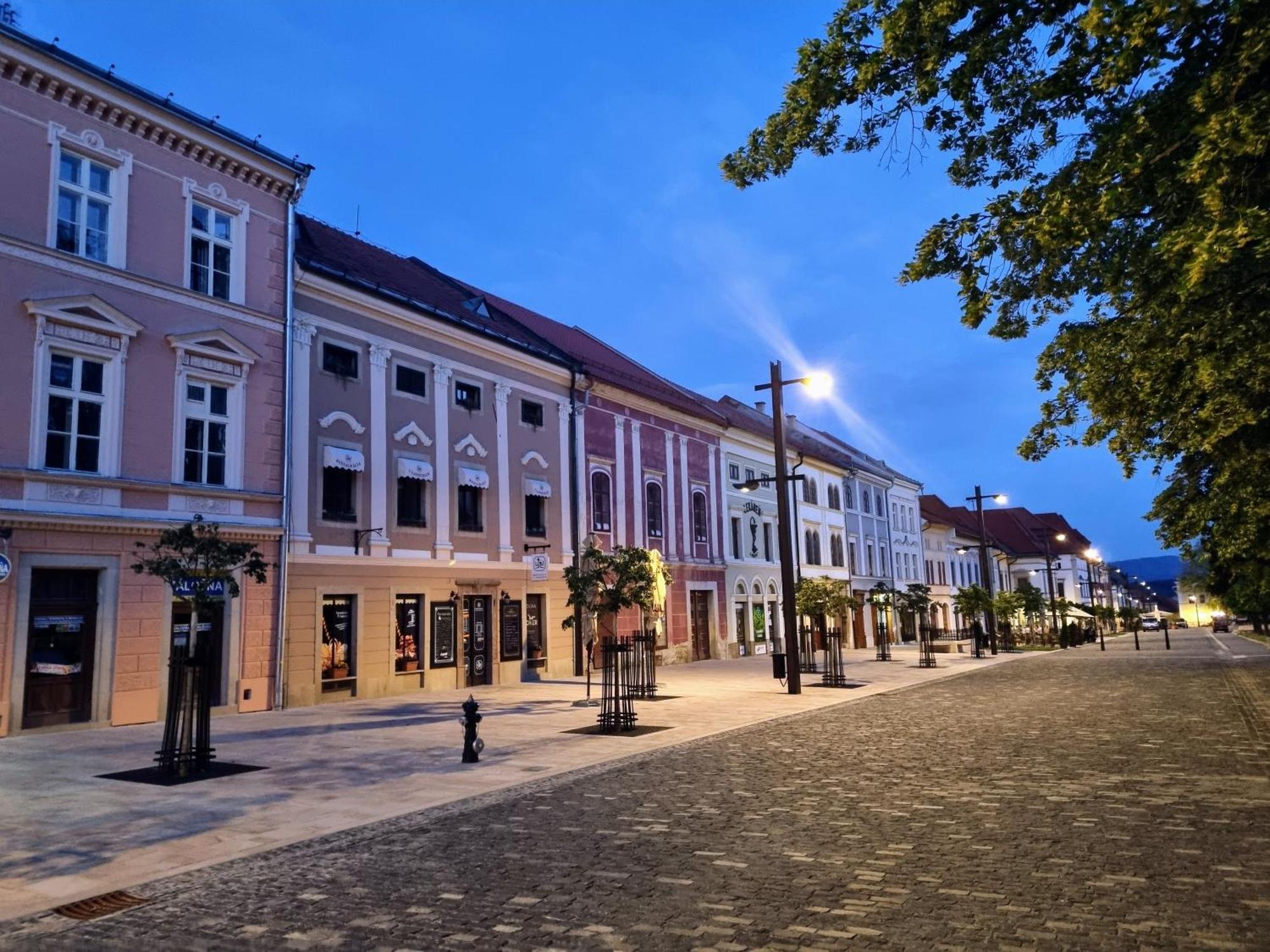 Apartment In A Historical House In The Center Of Левоча Экстерьер фото