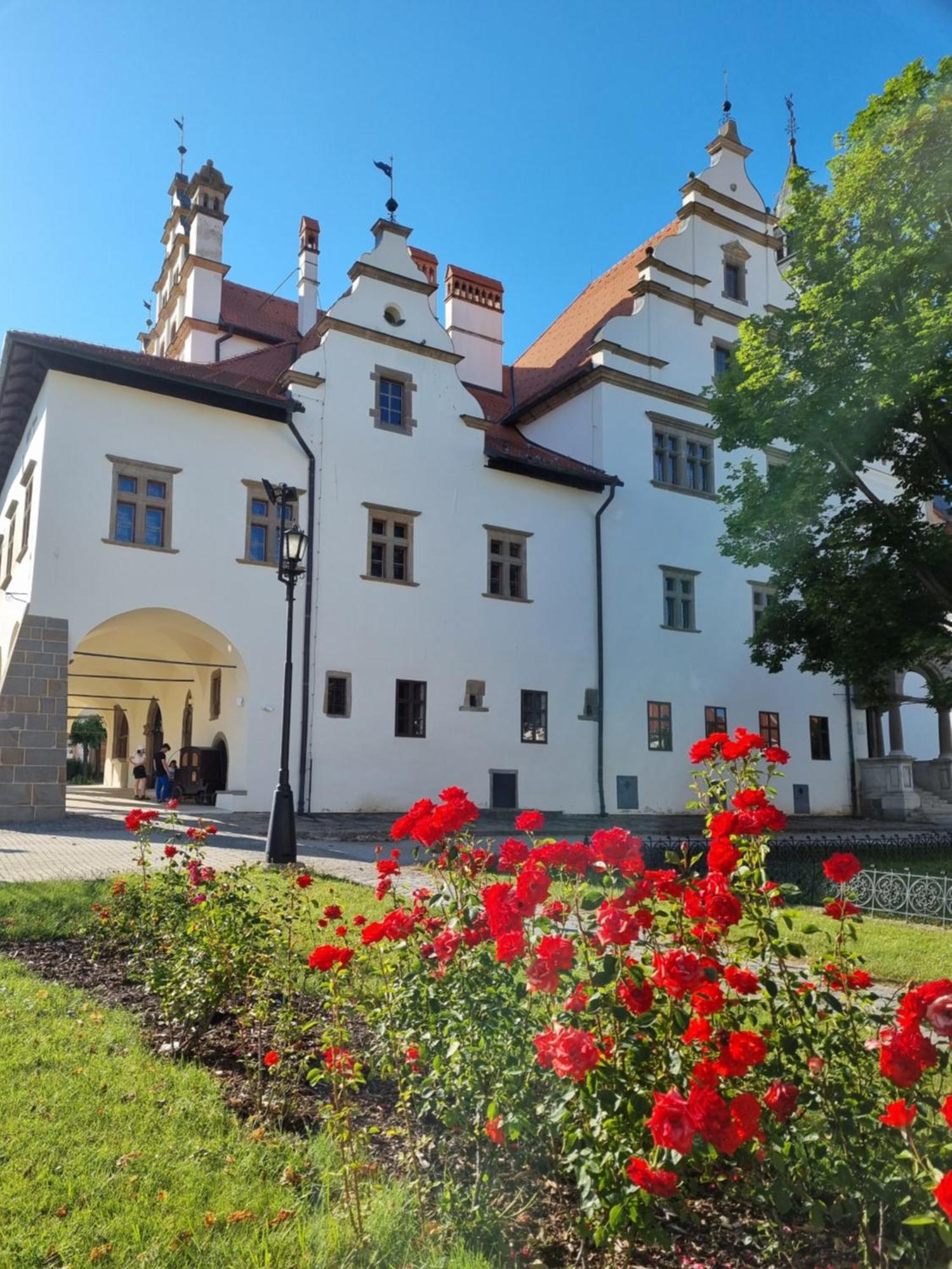 Apartment In A Historical House In The Center Of Левоча Экстерьер фото